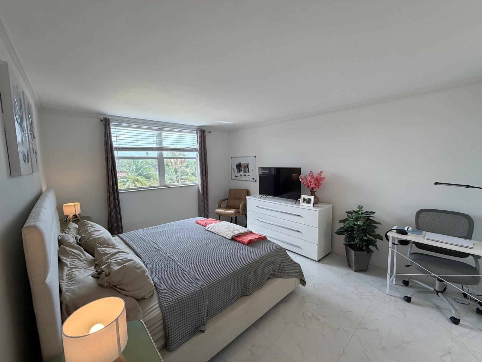 LAUDERDALE OAKS 15 COND - Residential