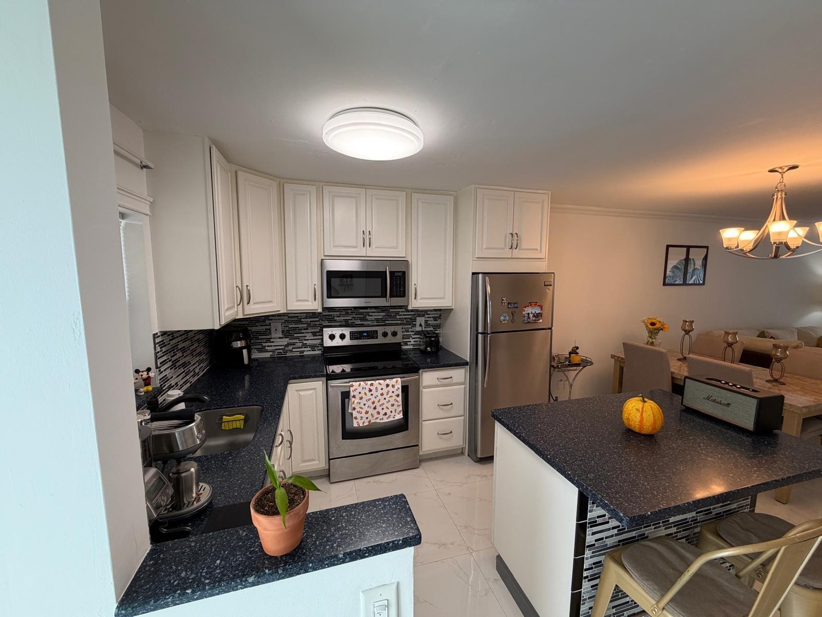 LAUDERDALE OAKS 15 COND - Residential