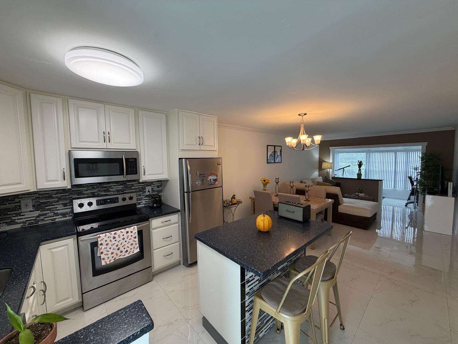 LAUDERDALE OAKS 15 COND - Residential