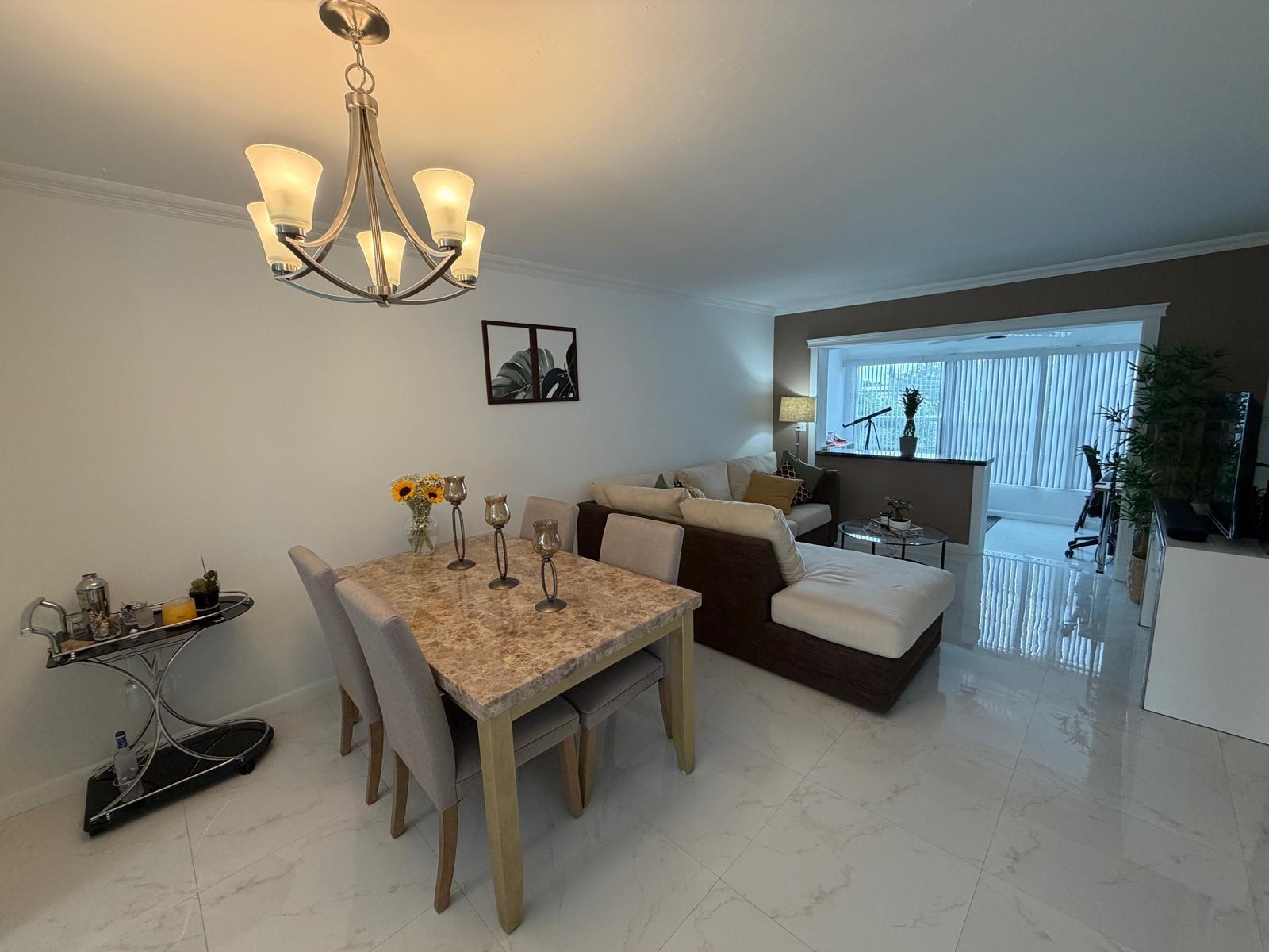 LAUDERDALE OAKS 15 COND - Residential