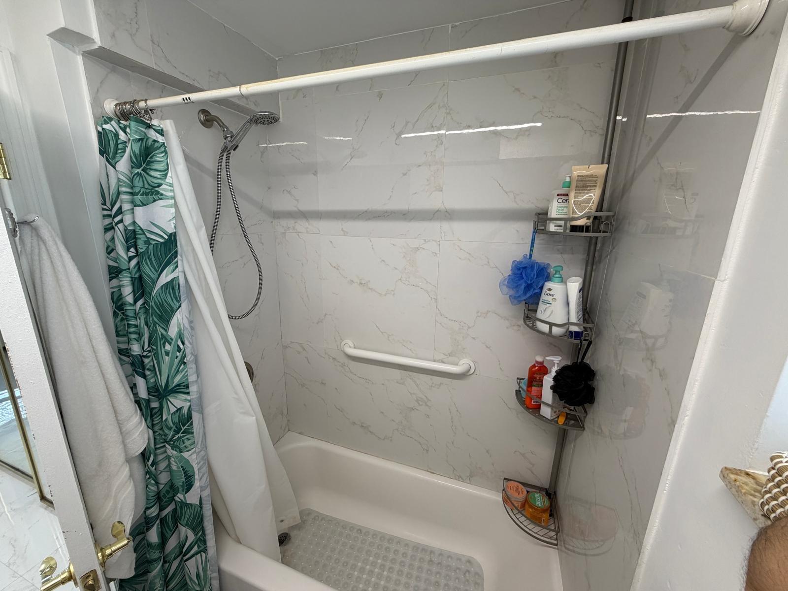 View photos, virtual tours, details... 2901 NW 46th Ave 305