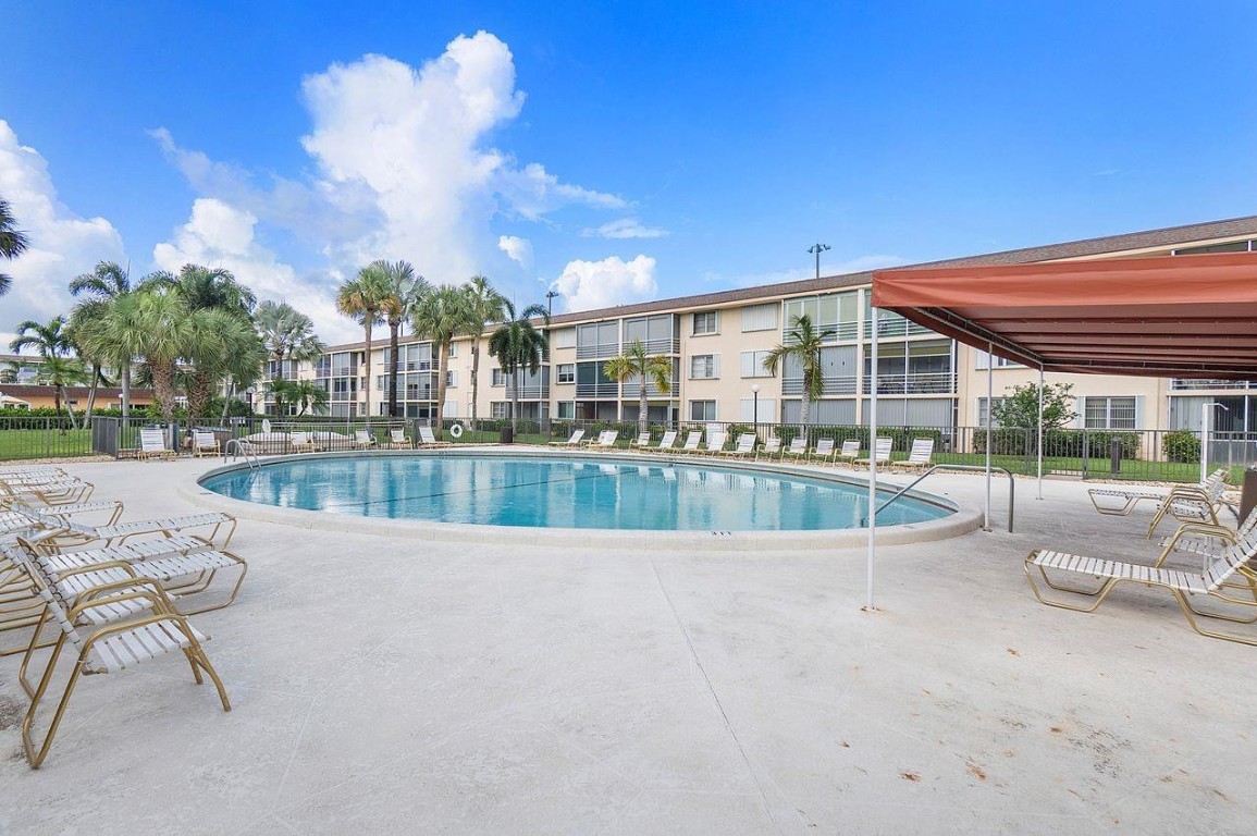 LIGHTHOUSE POINT PLAZA CO - Residential