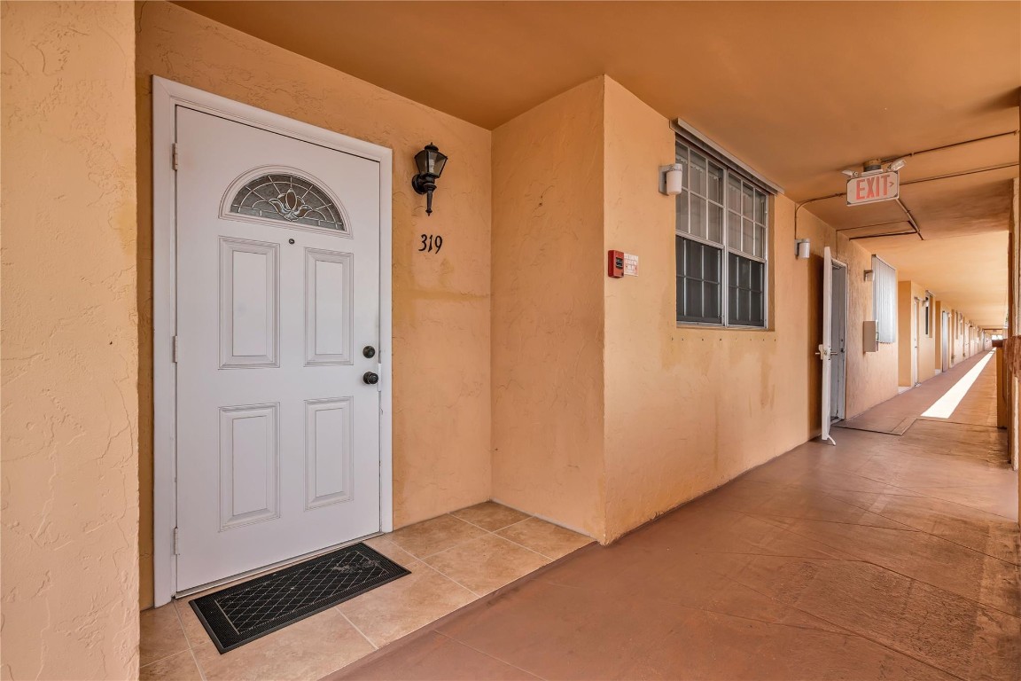 LIGHTHOUSE POINT PLAZA CO - Residential