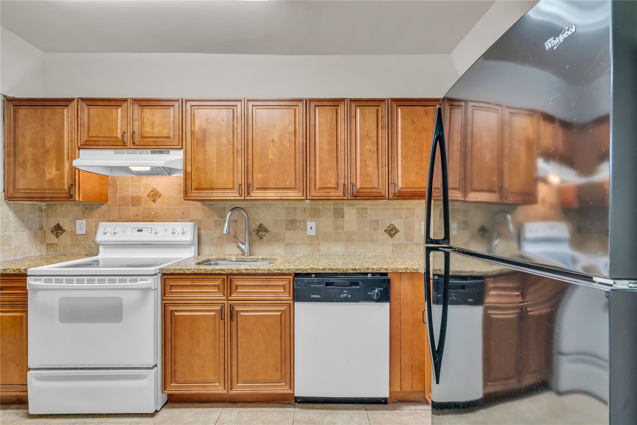 LIGHTHOUSE POINT PLAZA CO - Residential