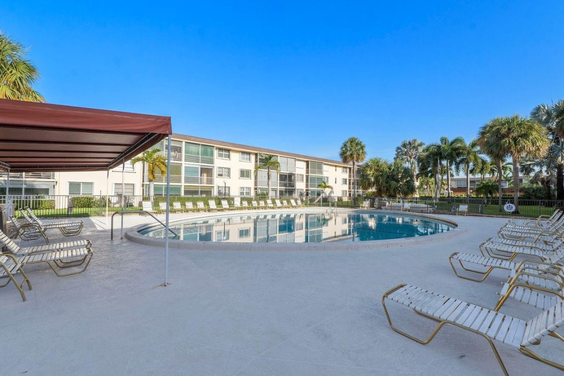 LIGHTHOUSE POINT PLAZA CO - Residential