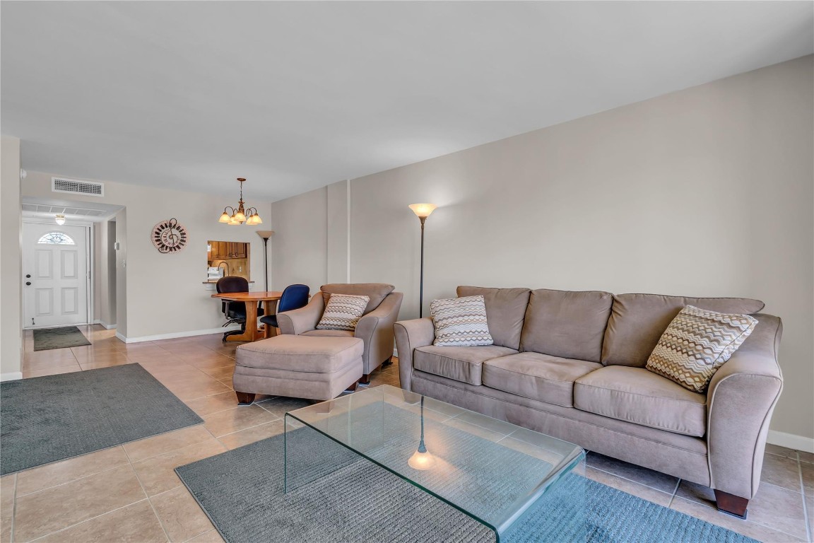 LIGHTHOUSE POINT PLAZA CO - Residential