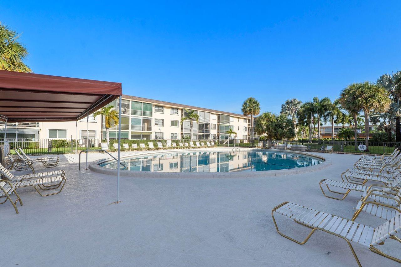 LIGHTHOUSE POINT PLAZA CO - Residential