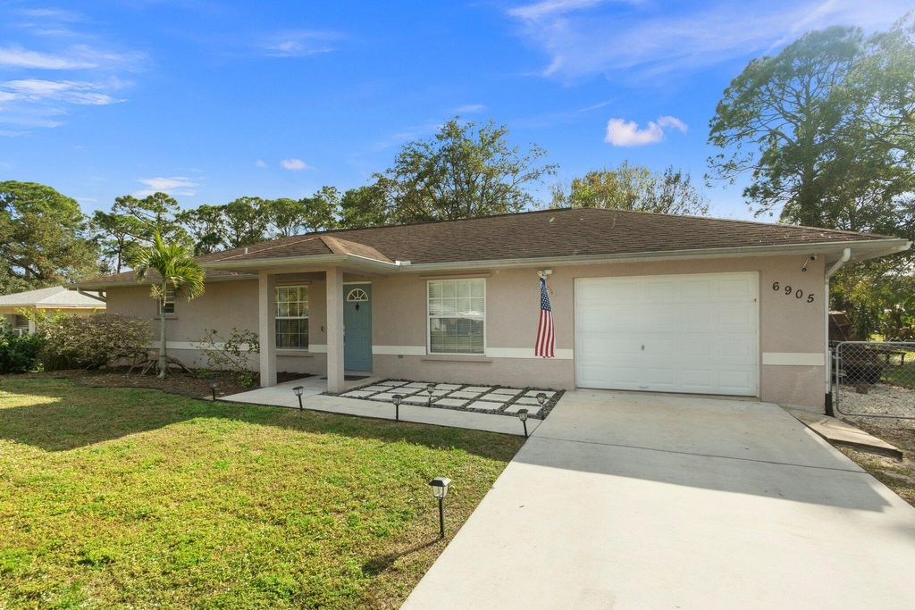 Photo of 6905 Bayard Road, Fort Pierce, FL 34951 (MLS # R10856073)