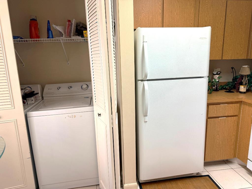 6585 Kensington Lane 204