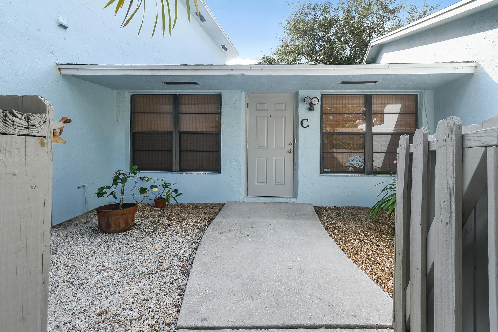 Adorable & Affordable in Jupiter Lakes! Don't miss this super cute and budget-friendly one-bedroom gem in the heart of Jupiter Lakes--perfect as a full-time home, vacation retreat, or smart investment property!Key Features: Prime Location!Just steps from Jupiter Medical Center and only 3 miles to Jupiter Beach, Carlin Park, and Jupiter Inlet.Close to all the action--3.6 miles to downtown Abacoa, FAU, Roger Dean Stadium (home of spring training & fireworks!), and the Scripps Research Institute.Recent Upgrades: NEW Roof & A/C (2022)Everpure H-300 Water Filter under kitchen sinkCustom crown molding & window wraps throughoutCommunity Enhancements Underway:Fiber-optic internet & cable being installedNew front & back fencing coming soonThis charming unit....