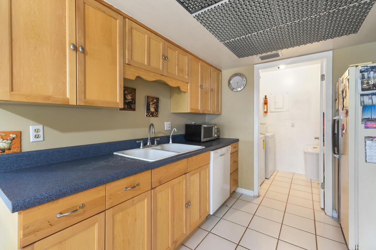 JUPITER LAKES VILLAS COND - Residential