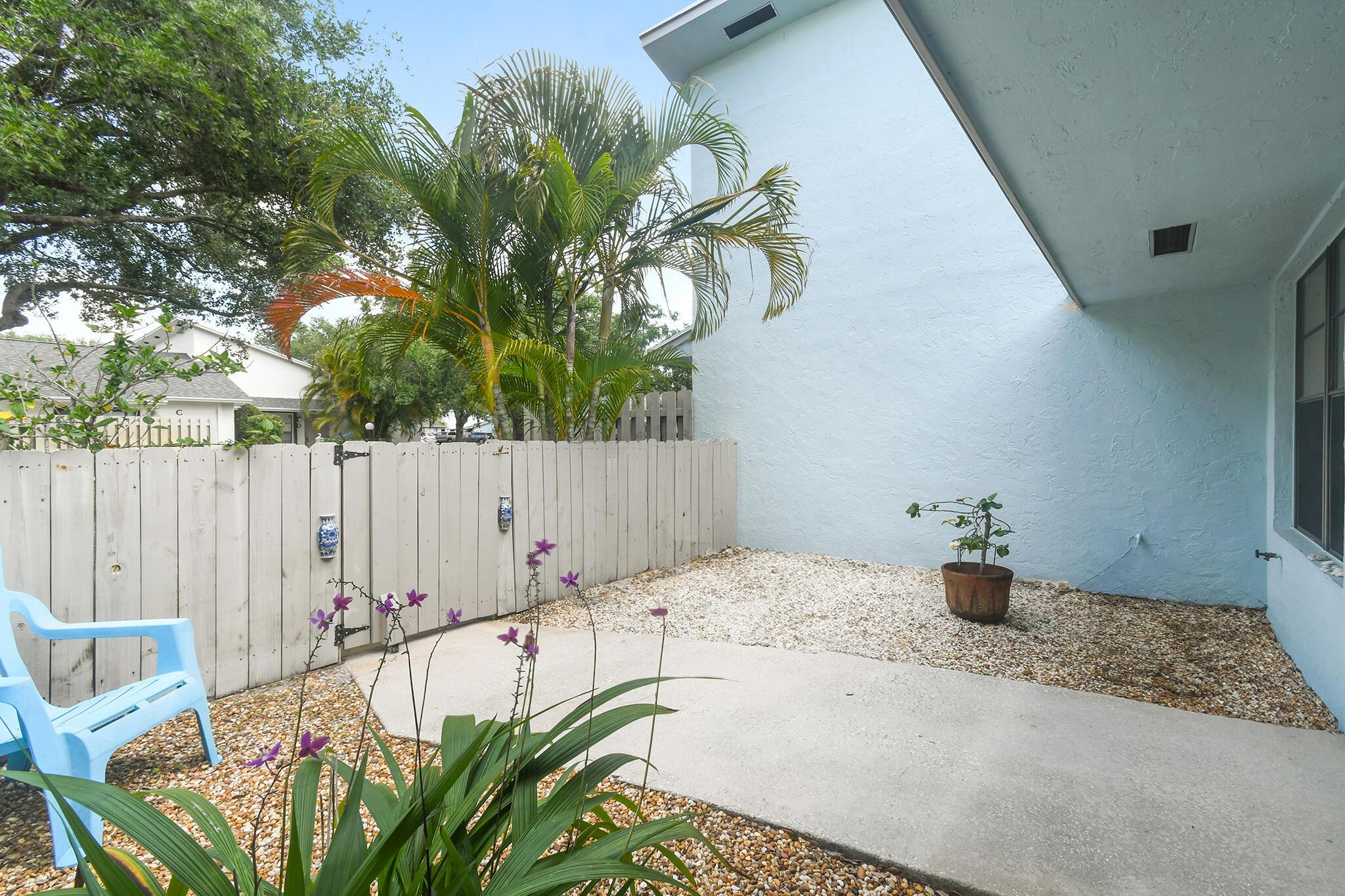 JUPITER LAKES VILLAS COND - Residential