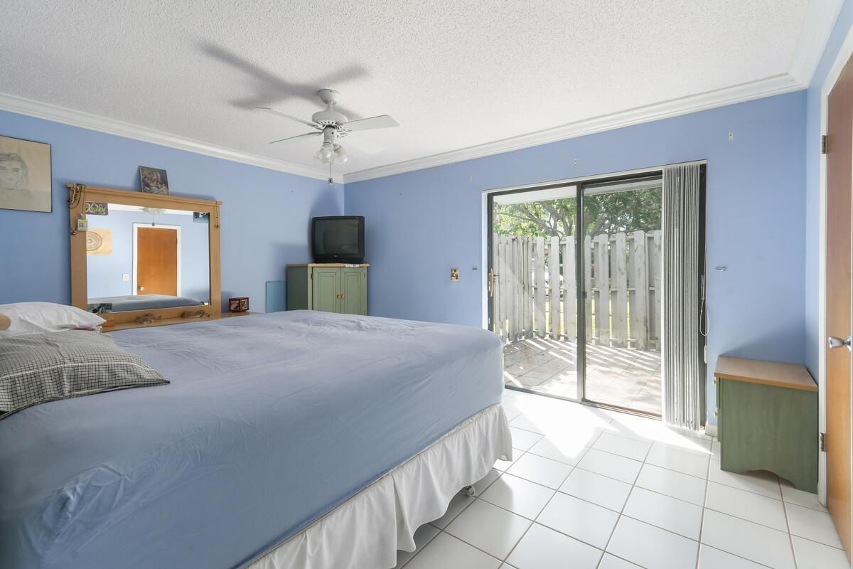 JUPITER LAKES VILLAS COND - Residential