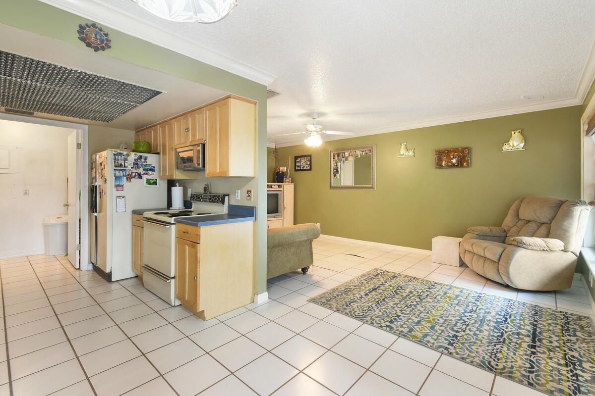 JUPITER LAKES VILLAS COND - Residential