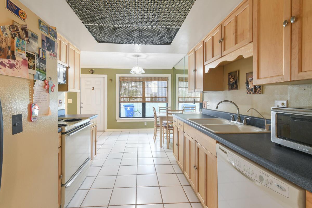 JUPITER LAKES VILLAS COND - Residential