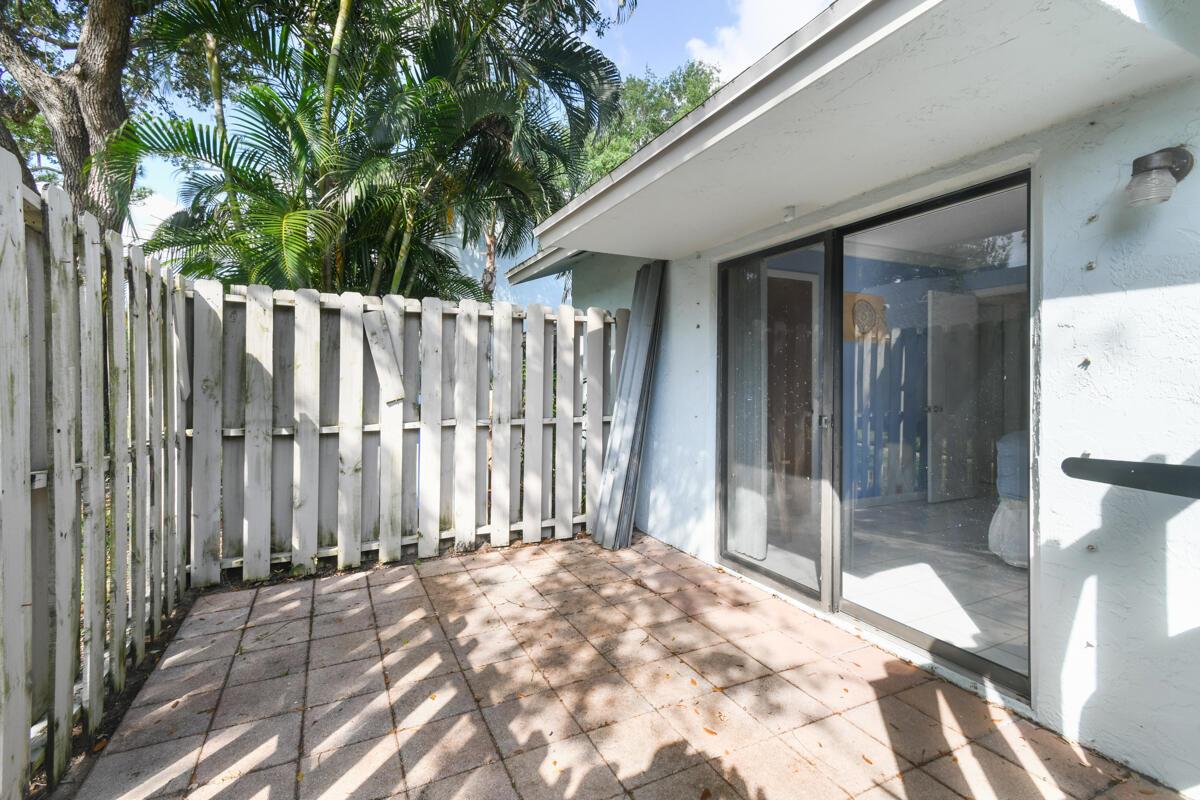 JUPITER LAKES VILLAS COND - Residential