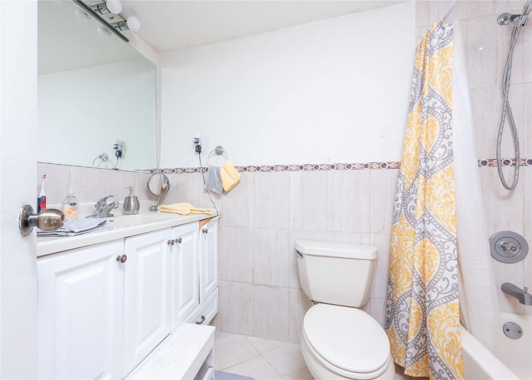 Miami Gardens Manor 49-47 - Residential