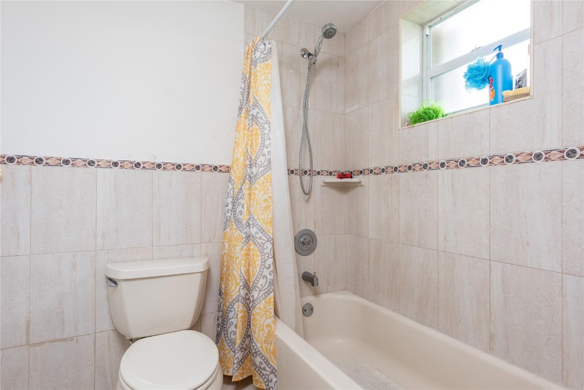 Miami Gardens Manor 49-47 - Residential