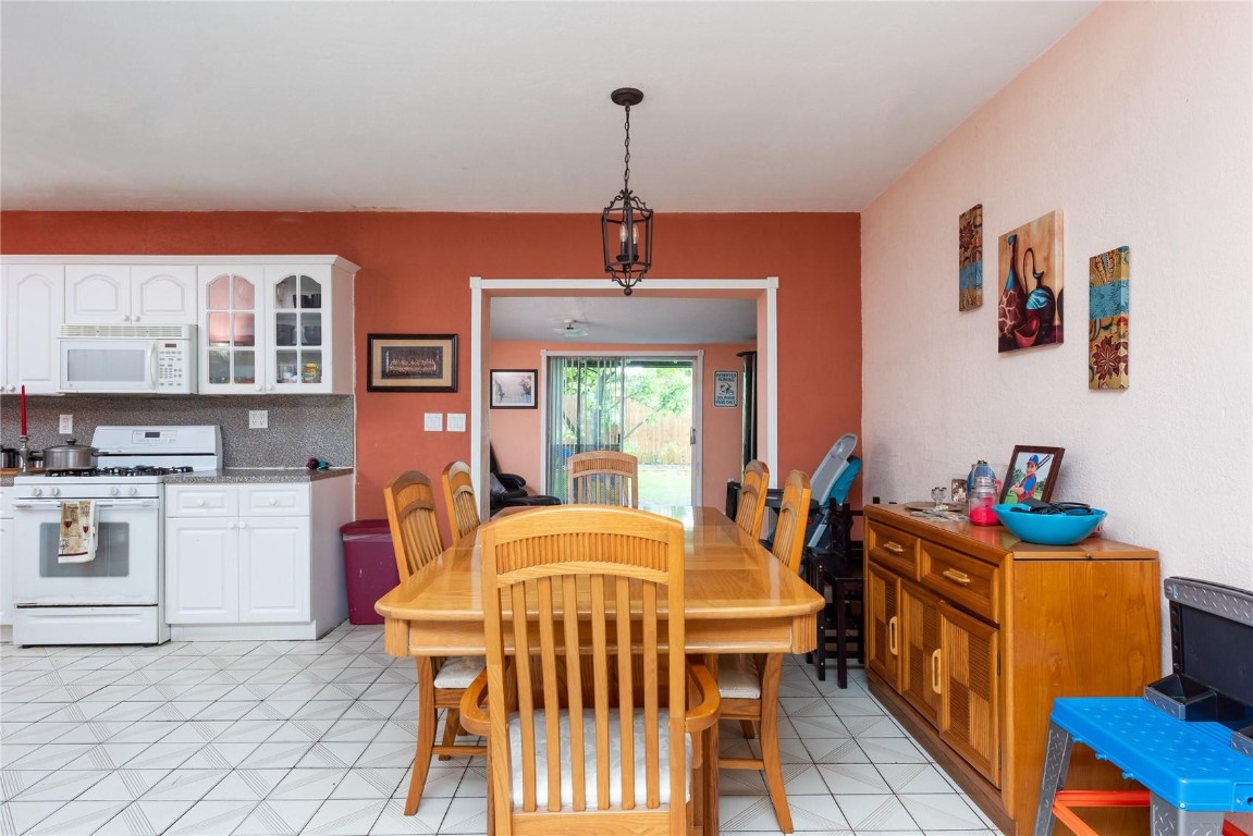 Miami Gardens Manor 49-47 - Residential