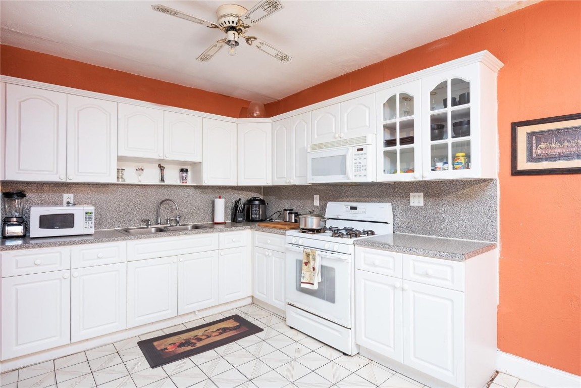 Miami Gardens Manor 49-47 - Residential