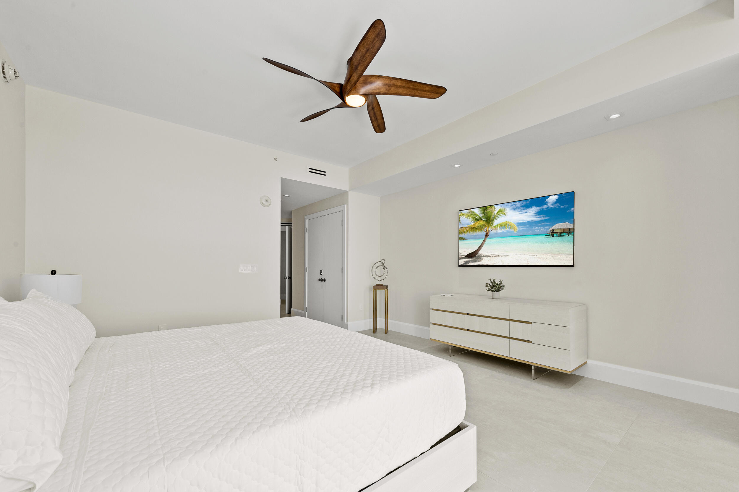 AMRIT OCEAN RESORT CONDO - Residential Lease