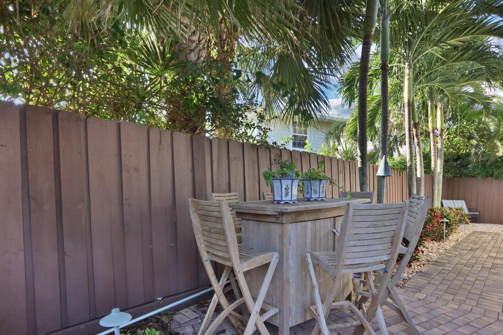 Jupiter Inlet Beach Colon - Residential