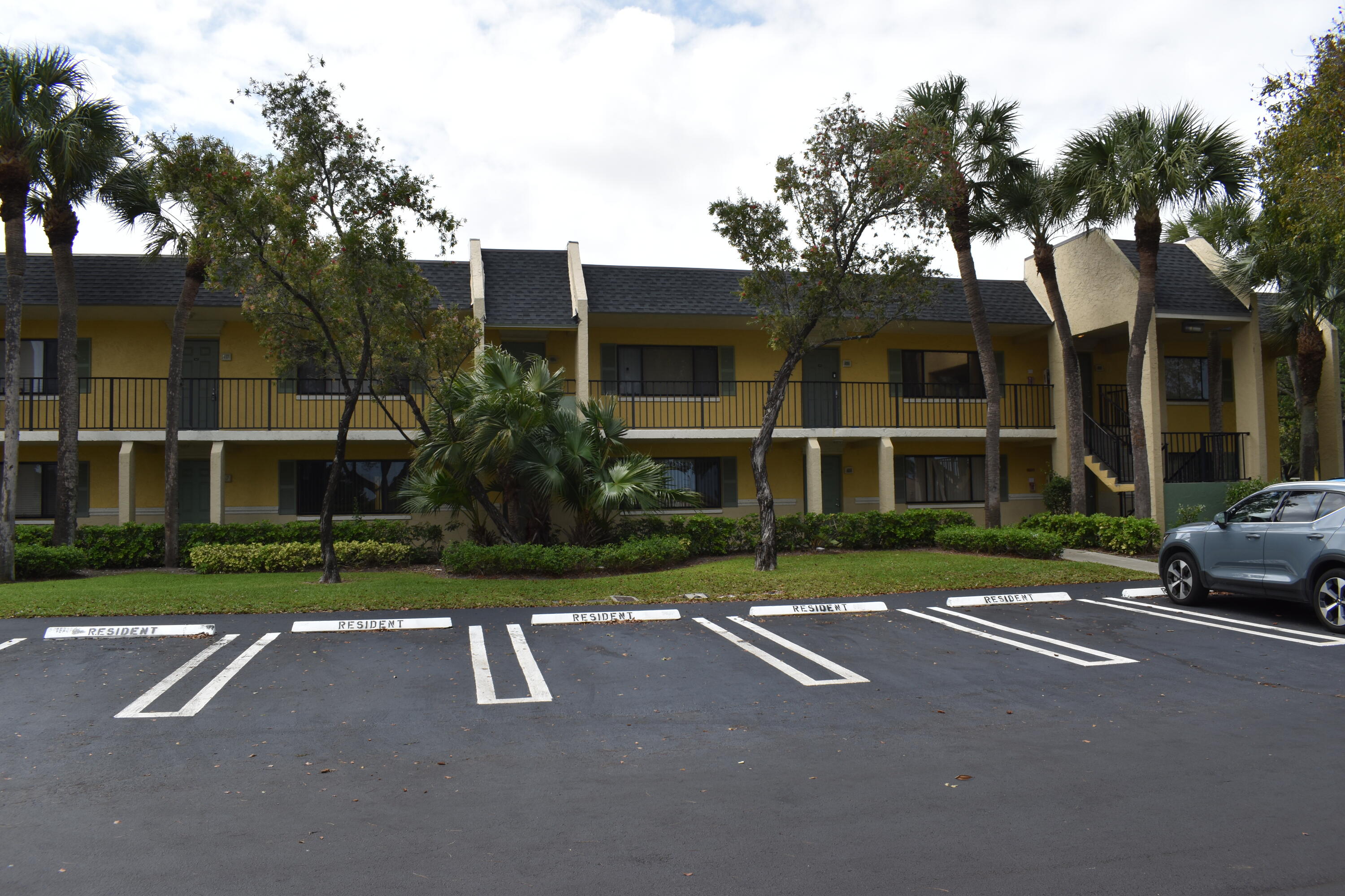 MEADOWS ON THE GREEN CONDO - Residential