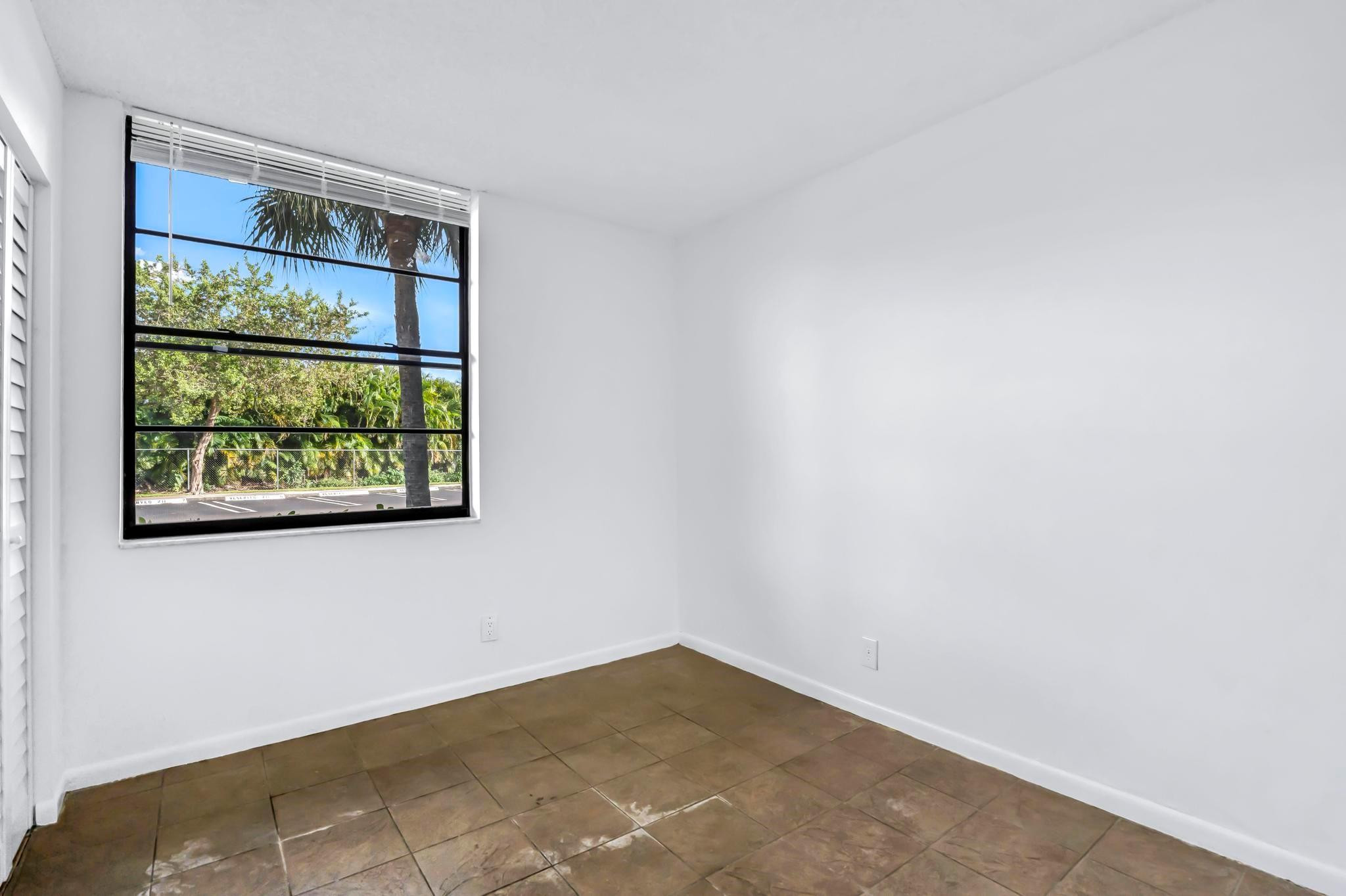 LAKE POINTE CONDOMINIUM N - Residential