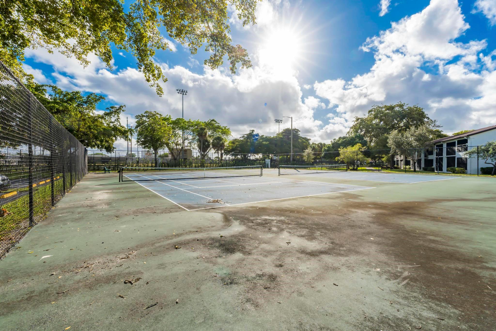 LAKE POINTE CONDOMINIUM N - Residential