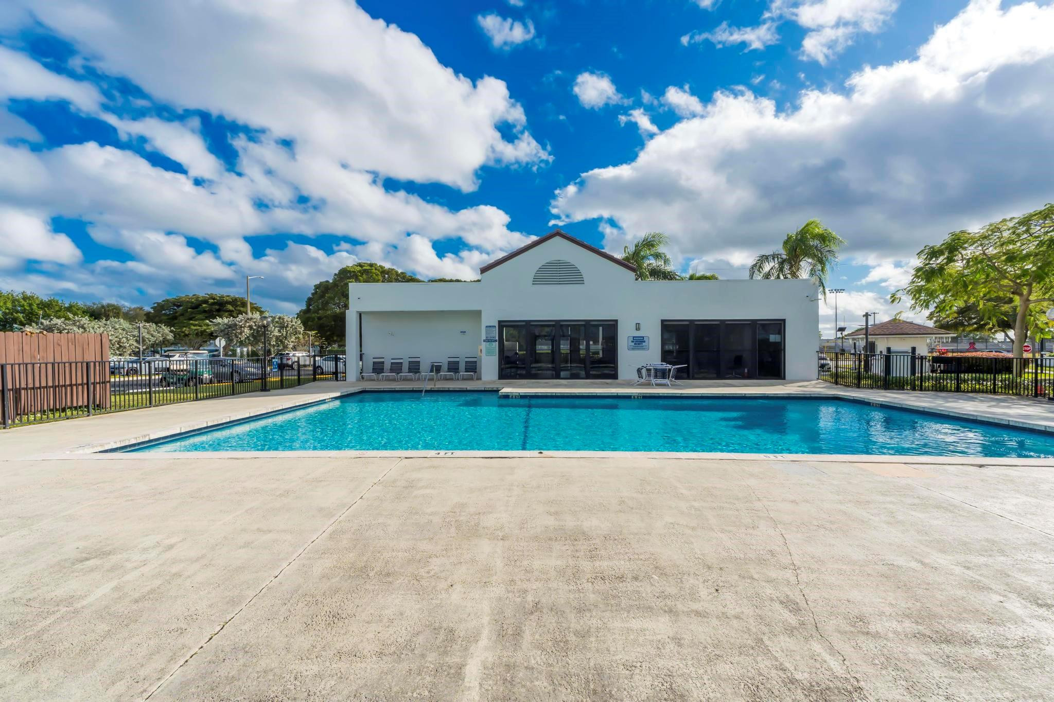 LAKE POINTE CONDOMINIUM N - Residential