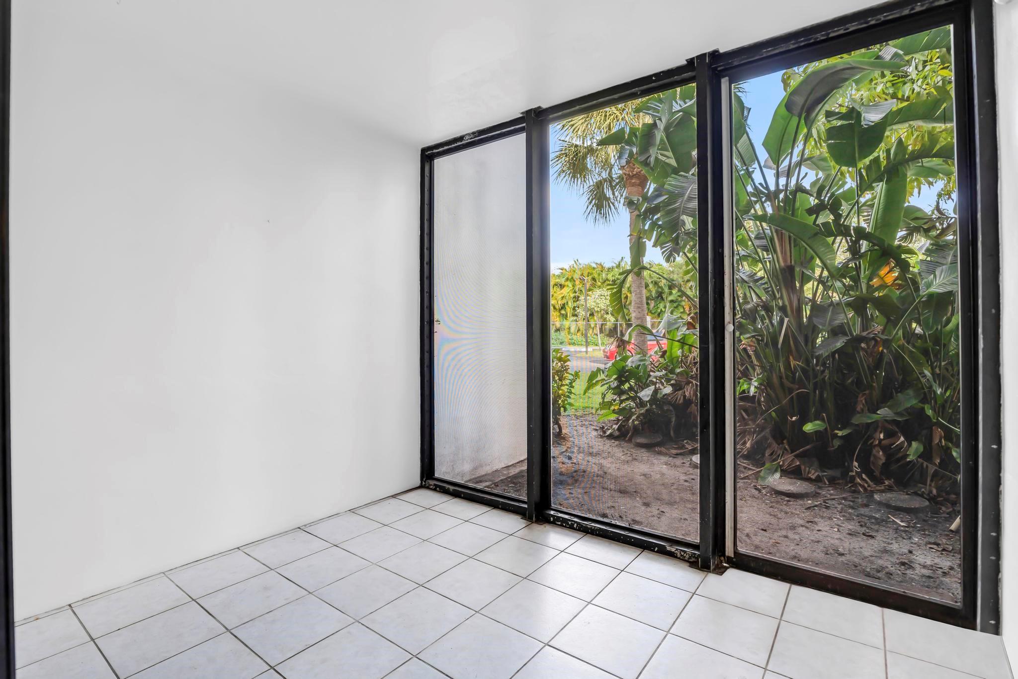 LAKE POINTE CONDOMINIUM N - Residential