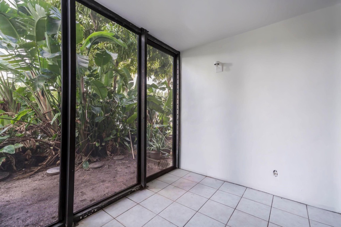 LAKE POINTE CONDOMINIUM N - Residential