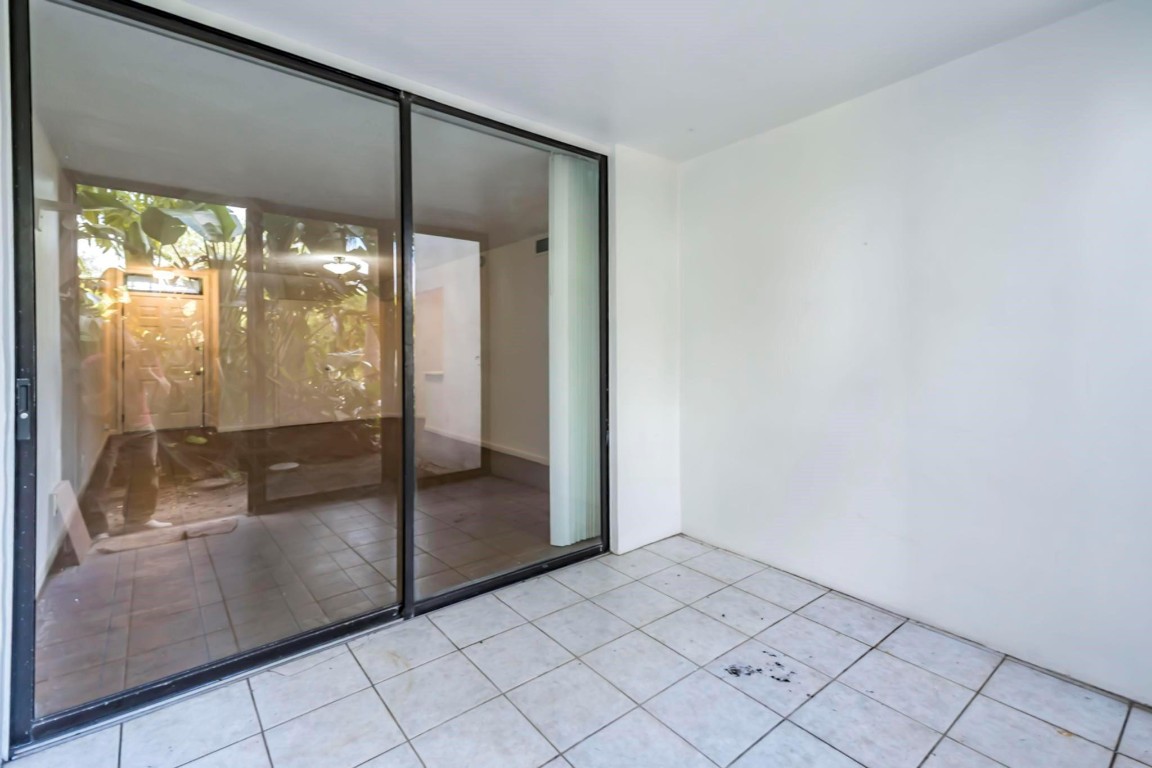 LAKE POINTE CONDOMINIUM N - Residential