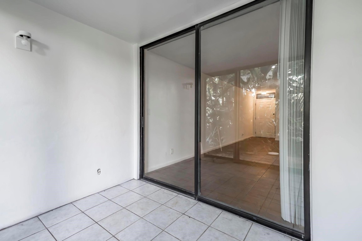 LAKE POINTE CONDOMINIUM N - Residential