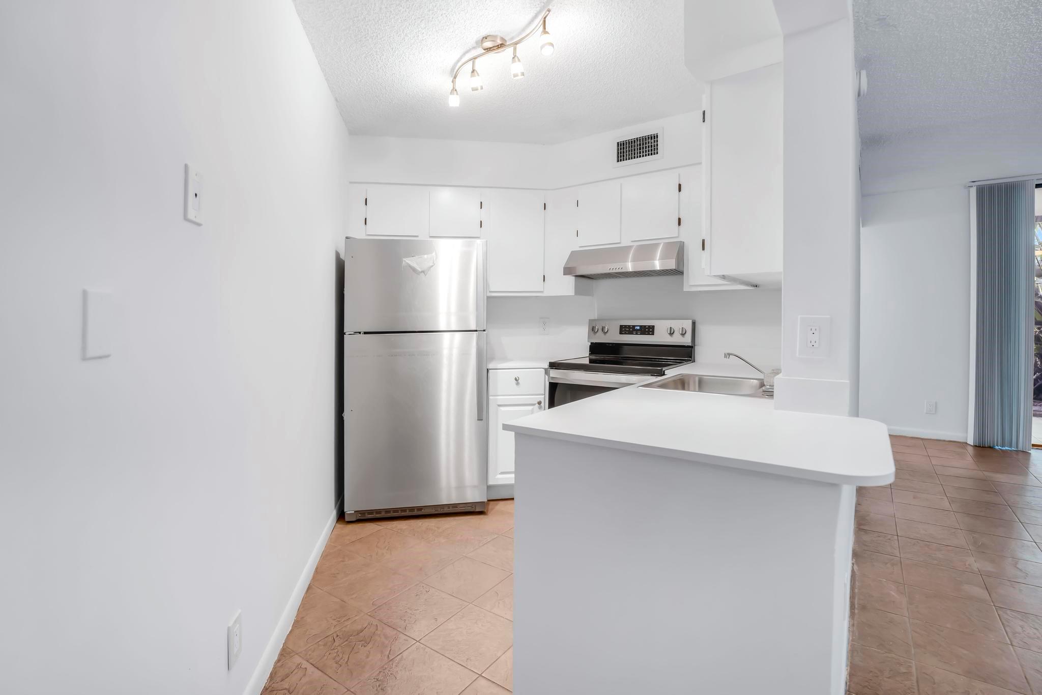 LAKE POINTE CONDOMINIUM N - Residential