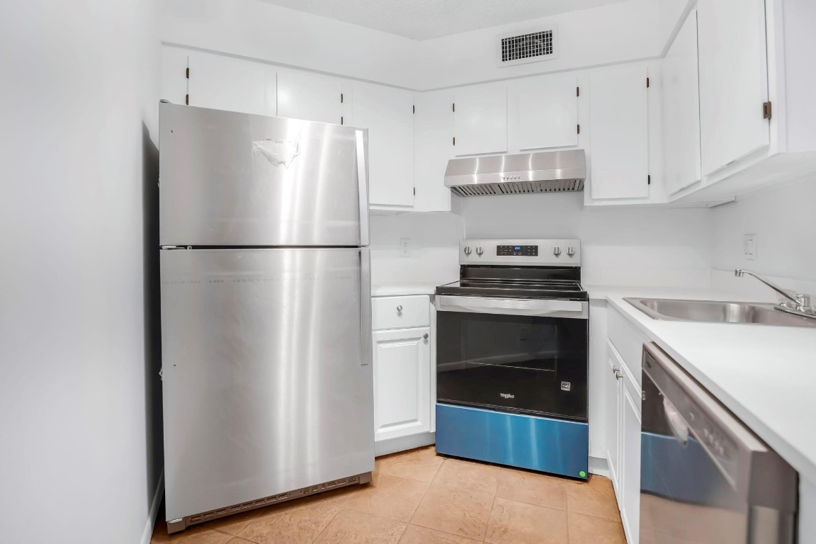 LAKE POINTE CONDOMINIUM N - Residential