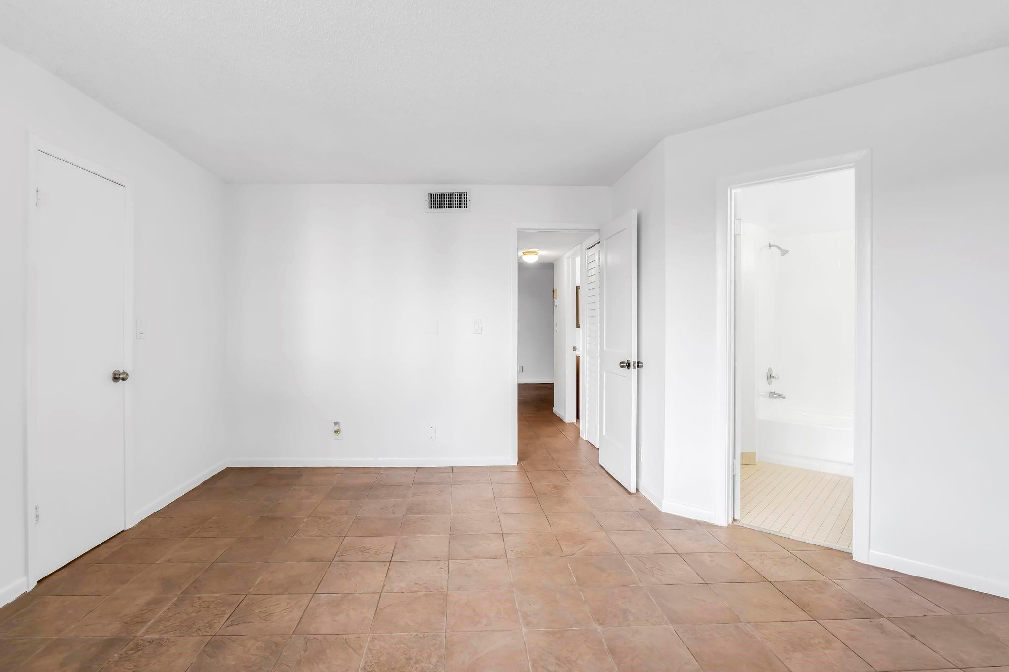 LAKE POINTE CONDOMINIUM N - Residential