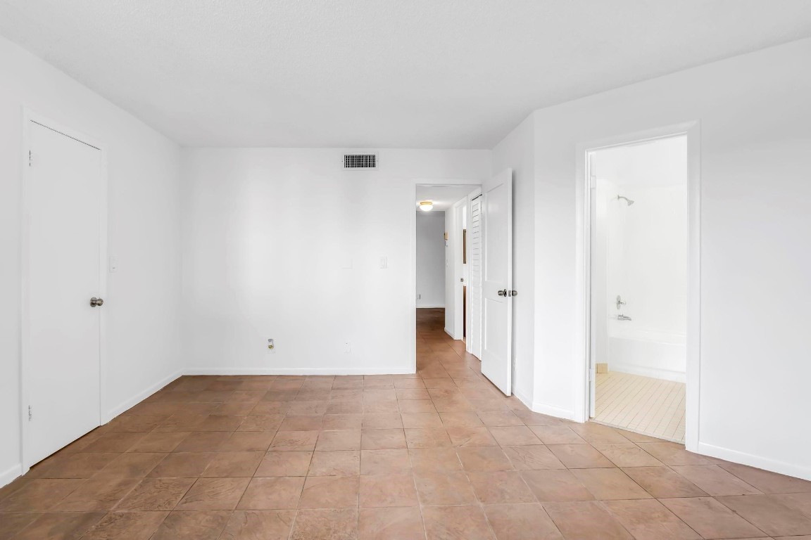 LAKE POINTE CONDOMINIUM N - Residential