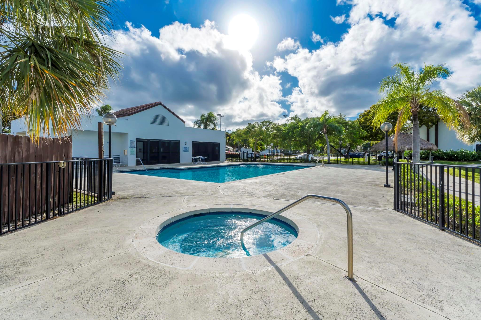 LAKE POINTE CONDOMINIUM N - Residential