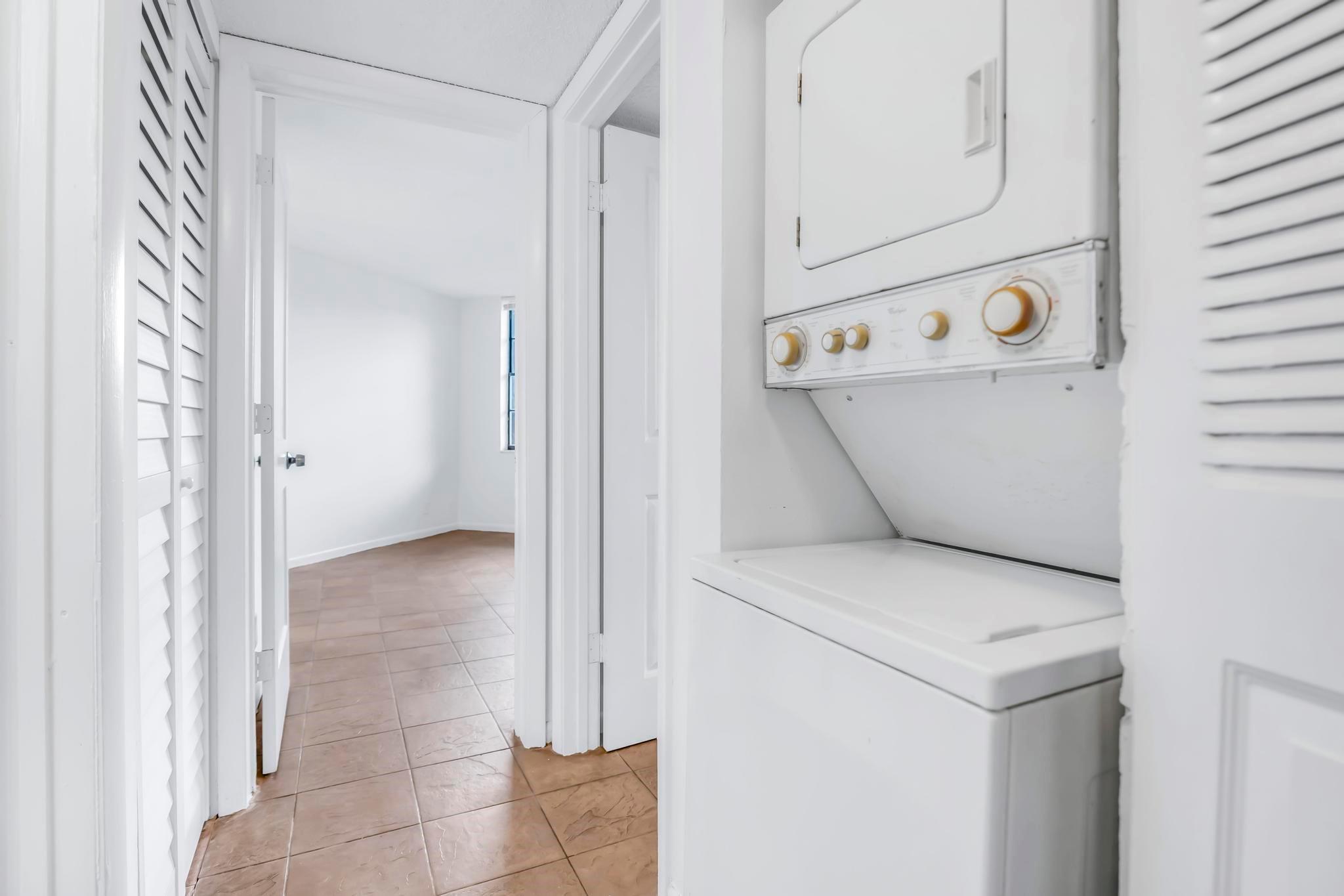 LAKE POINTE CONDOMINIUM N - Residential