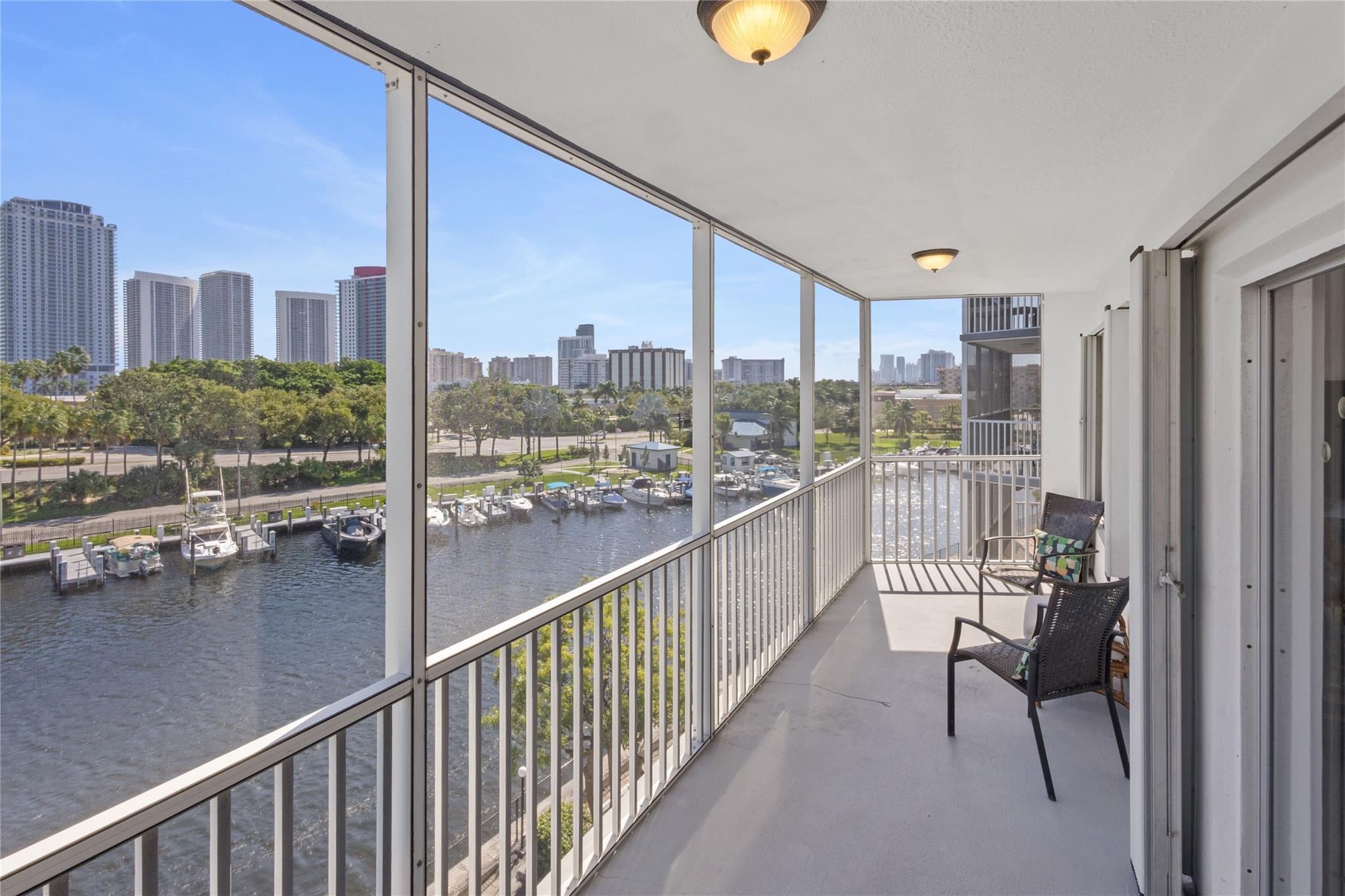 FAIRWAYS RIVIERA - Residential