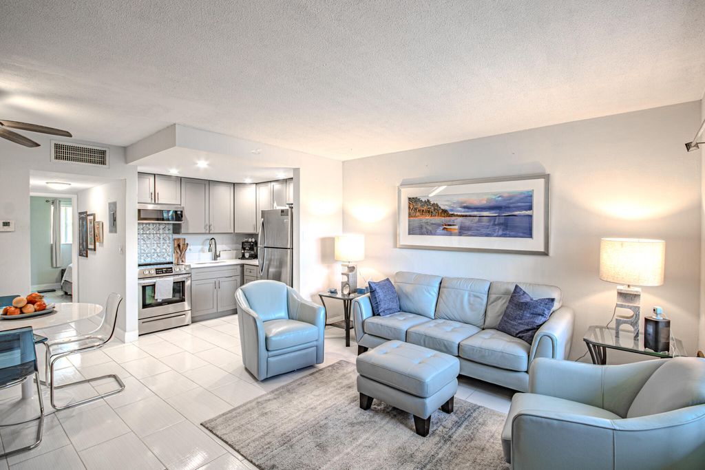 Photo of 660 Glouchester Street #106, Boca Raton, FL 33487 (MLS # R11154239)