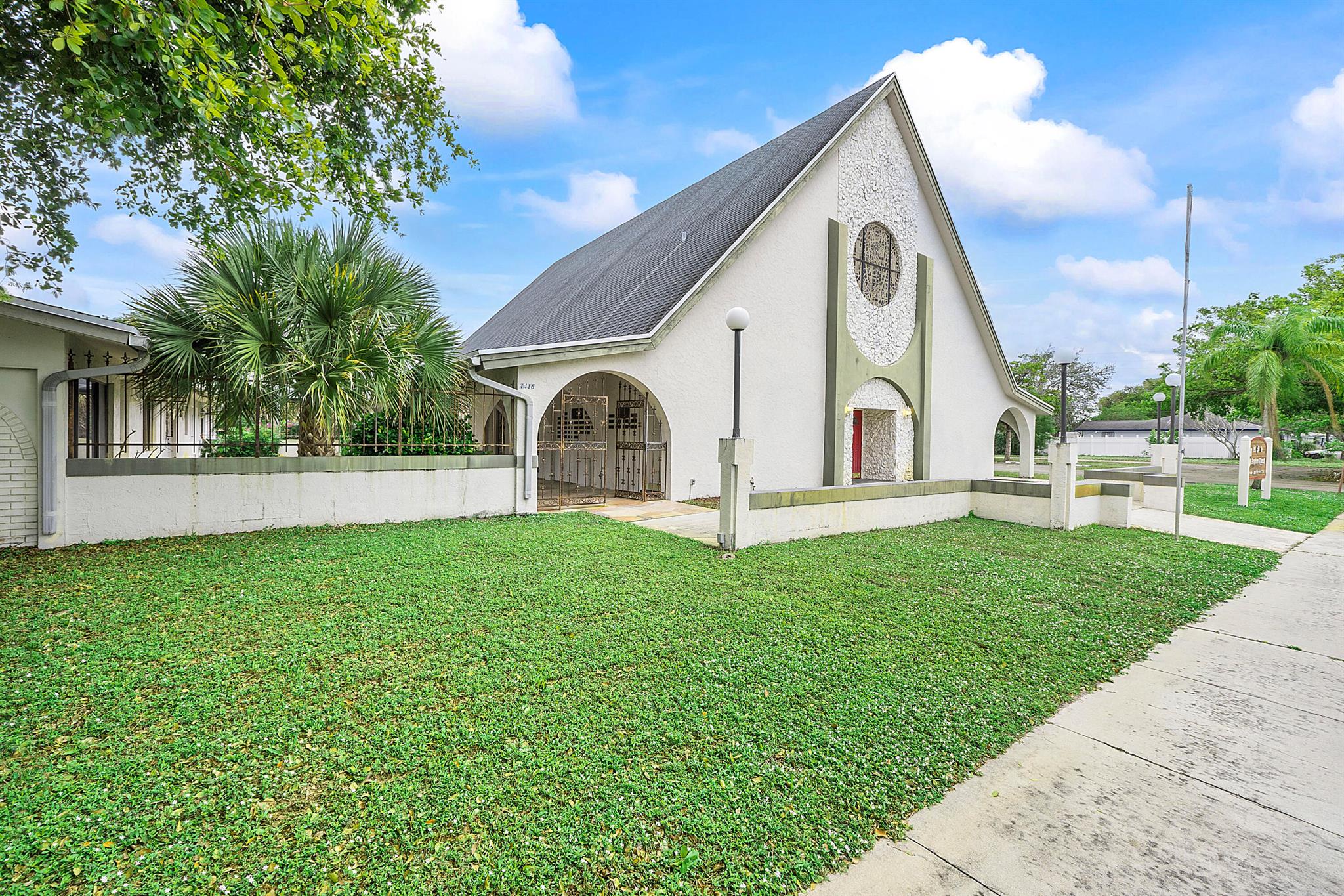 FAIRLAWN 1ST ADD - Commercial Sale