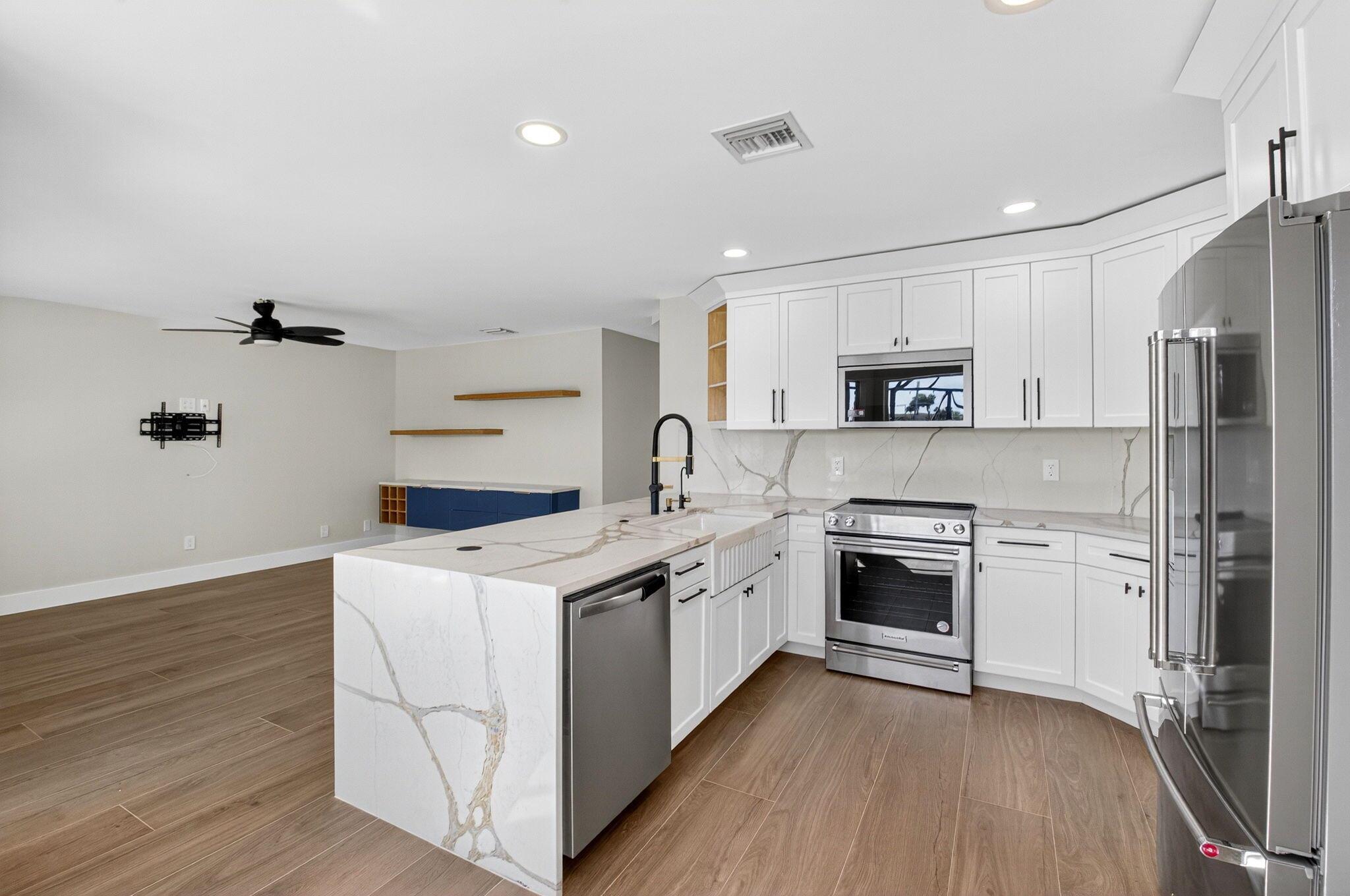 SPINNAKER BAY AT LAKE CHA - Residential Lease