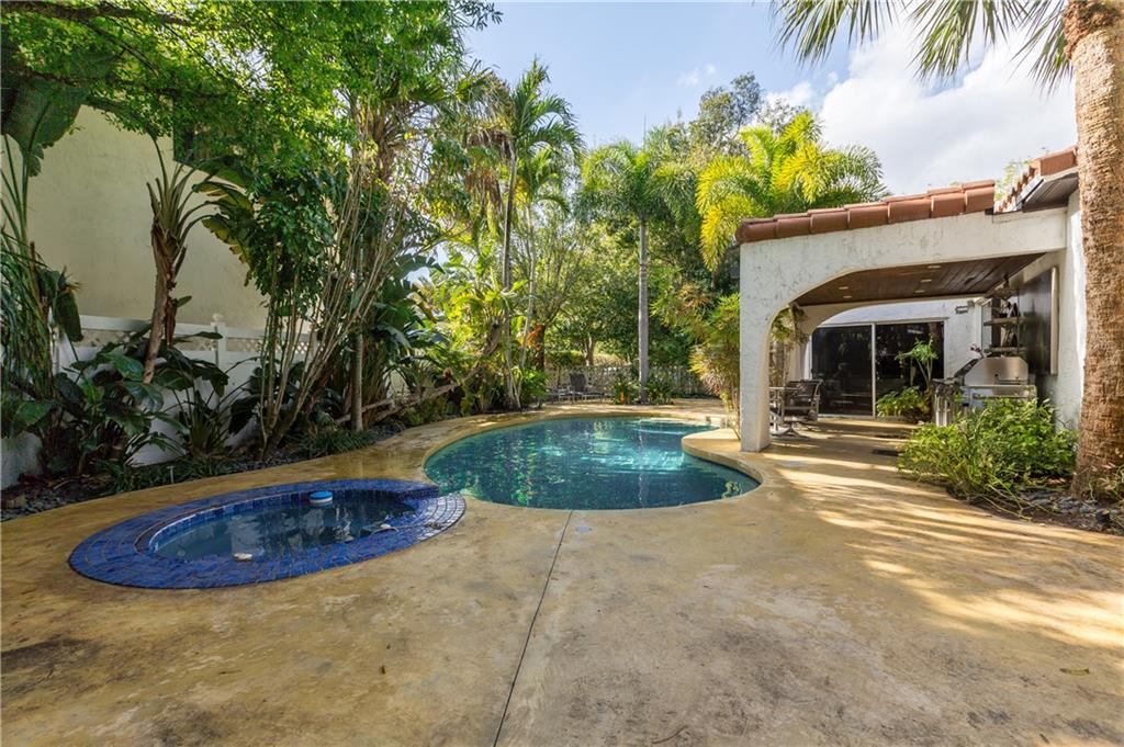 Utopia 3-29 B - Residential