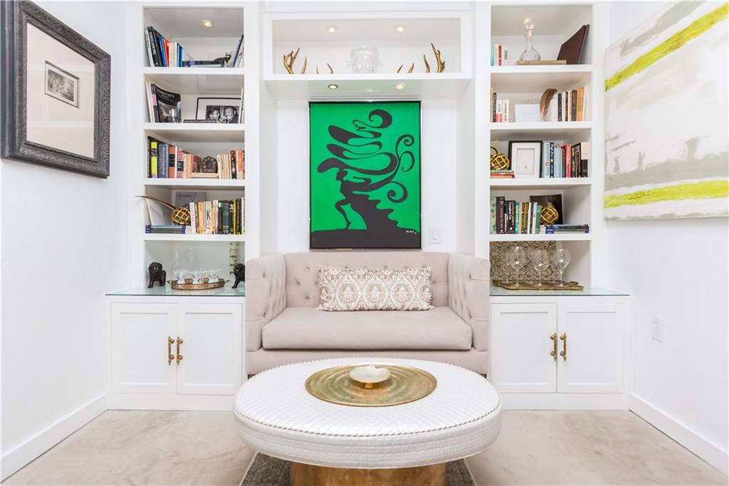 Utopia 3-29 B - Residential