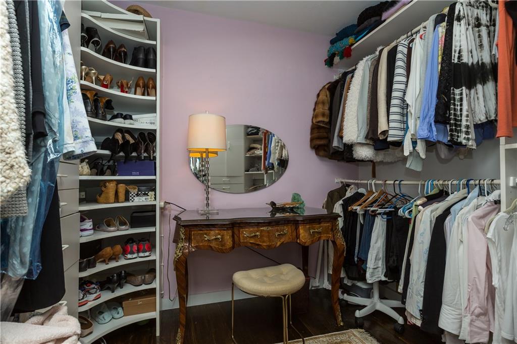 Utopia 3-29 B - Residential