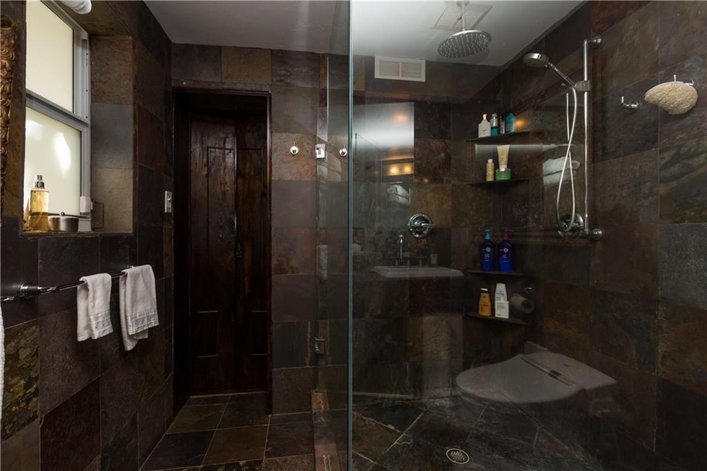 Utopia 3-29 B - Residential