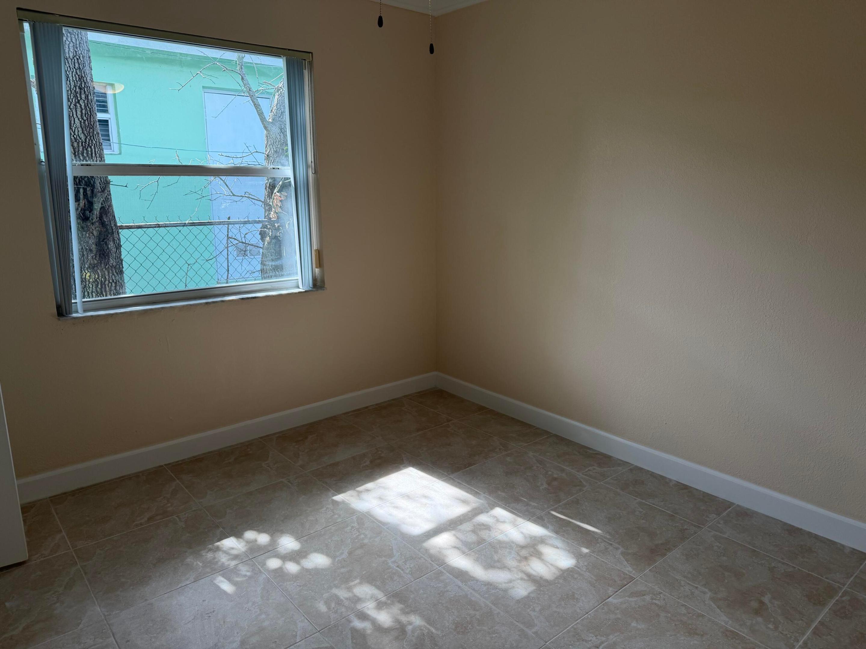 FRESHWATER 11TH & 12TH AVE ADD - Residential Lease