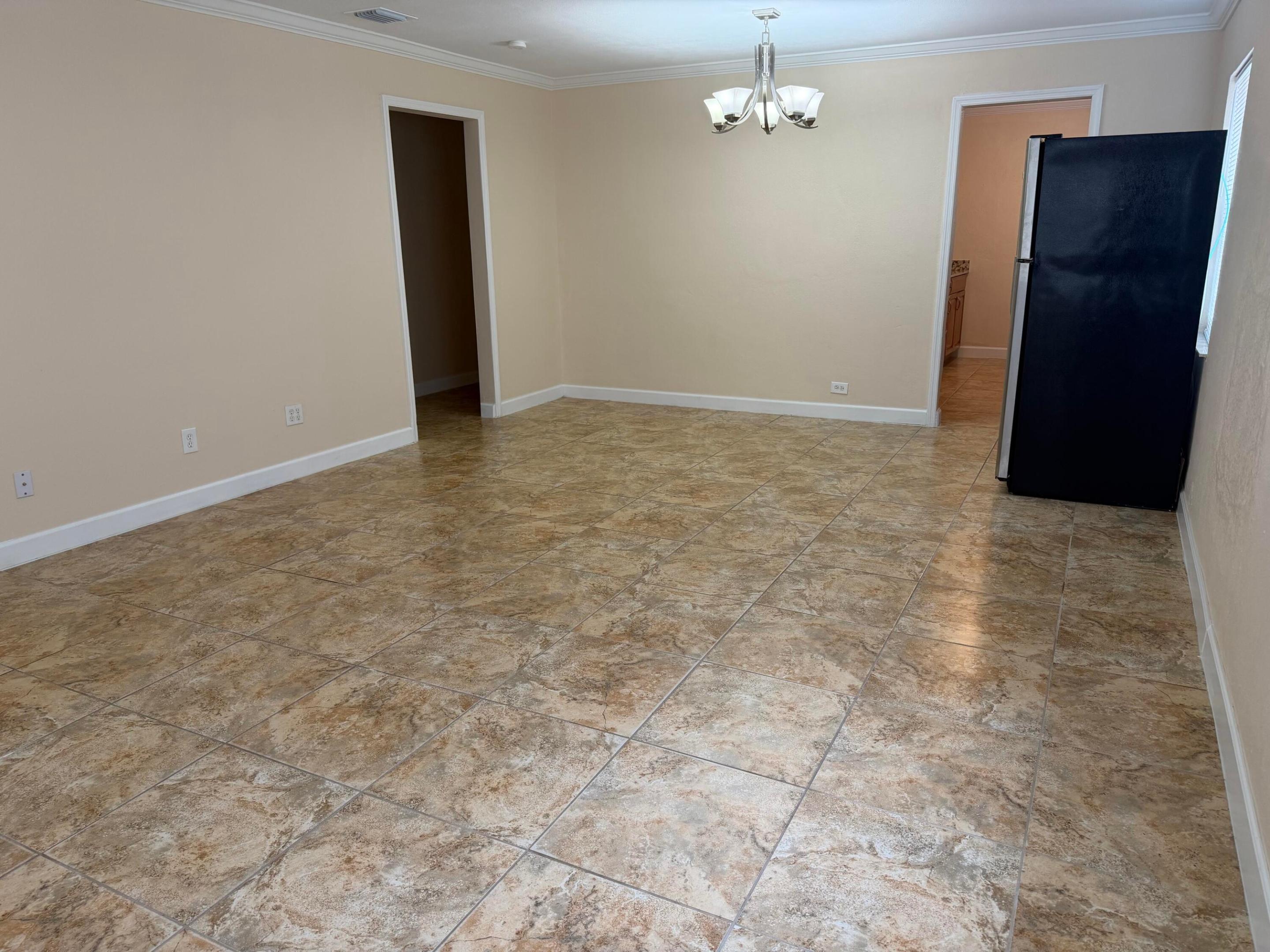 FRESHWATER 11TH & 12TH AVE ADD - Residential Lease